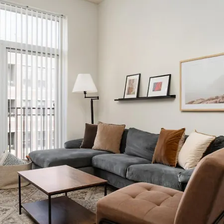 Ukrainian Village 3Br Apartment